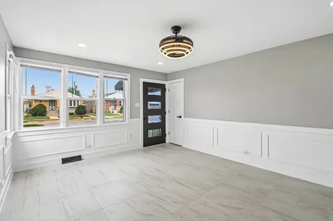 3827 West Hayford Street Chicago IL 60652