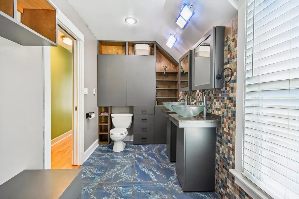 35 West Elm Avenue Roselle IL 60172
