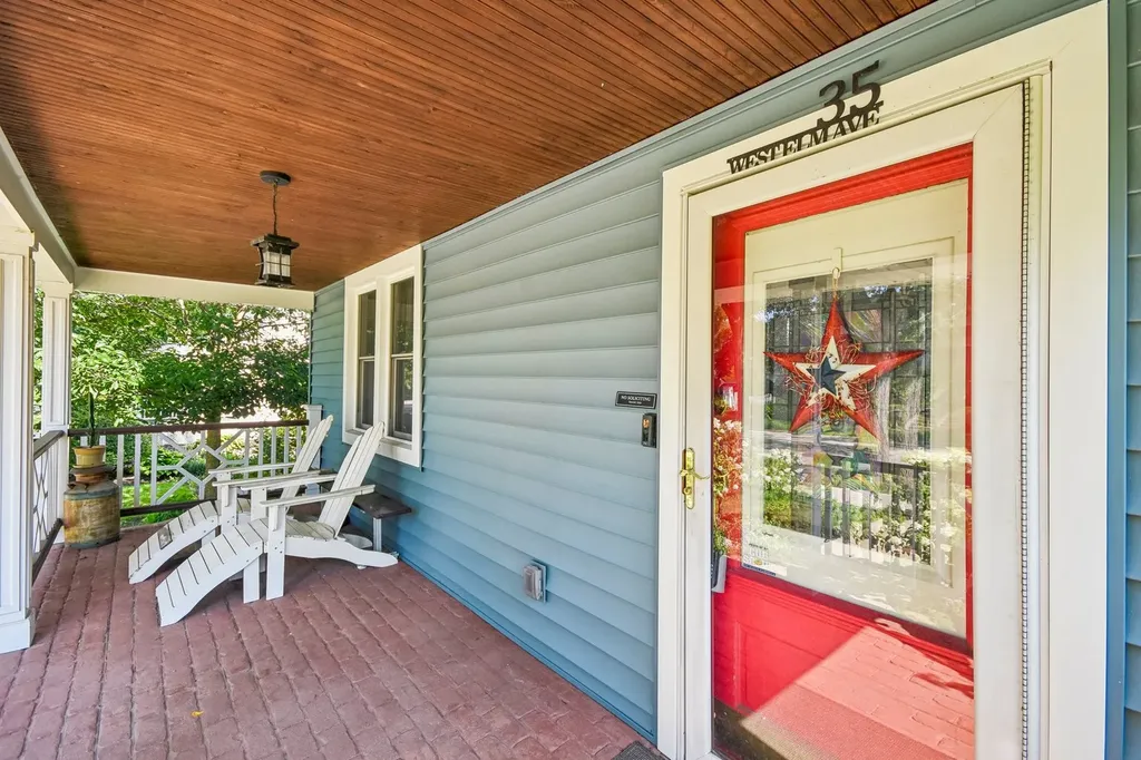 35 West Elm Avenue Roselle IL 60172