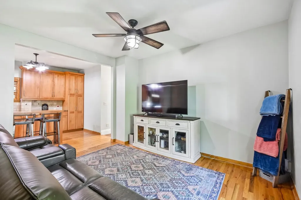 35 West Elm Avenue Roselle IL 60172