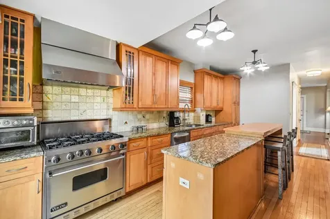 35 West Elm Avenue Roselle IL 60172