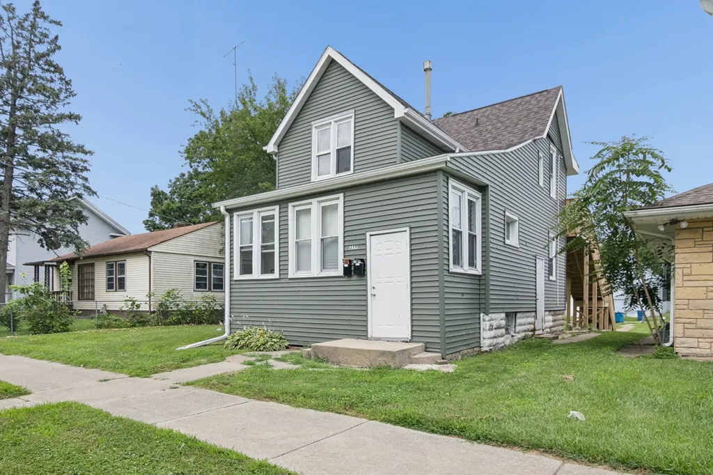 259 North Evergreen Avenue Kankakee IL 60901