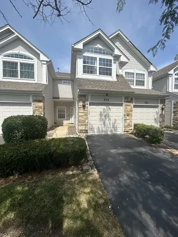 935 Viewpoint Drive Lake In The Hills IL 60156