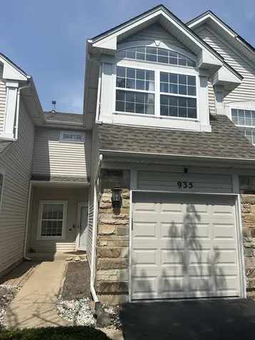 935 Viewpoint Drive Lake In The Hills IL 60156