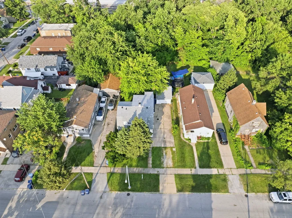 12751 Irving Avenue Blue Island IL 60406