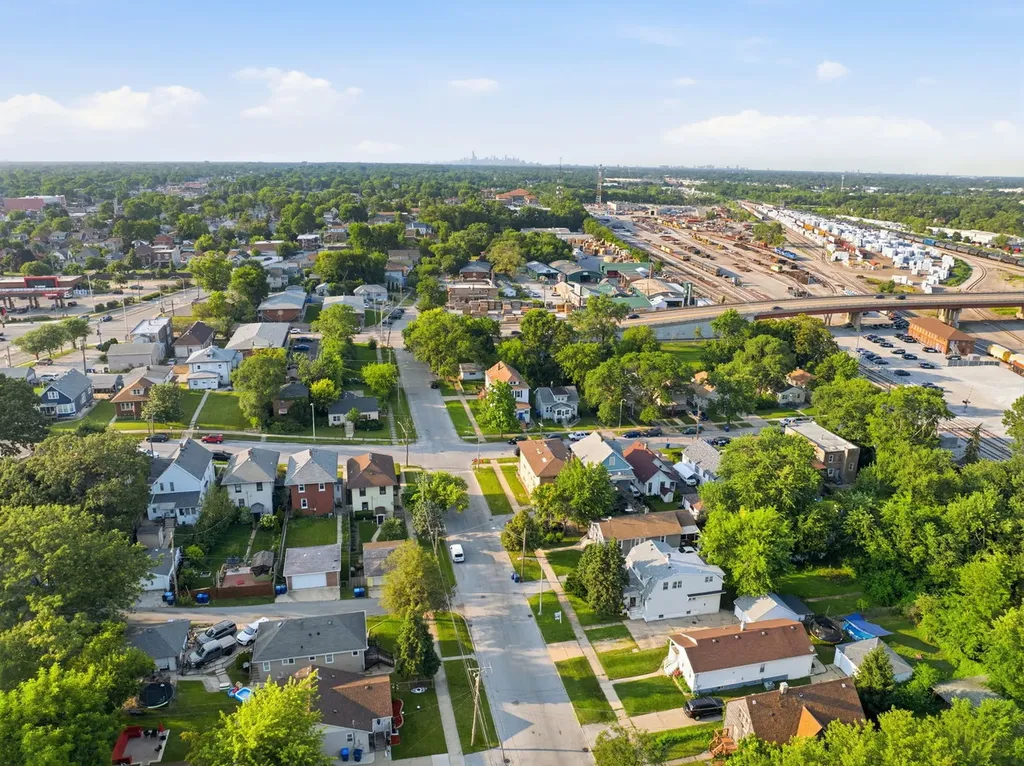 12751 Irving Avenue Blue Island IL 60406