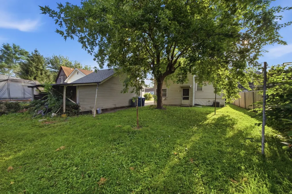 12751 Irving Avenue Blue Island IL 60406