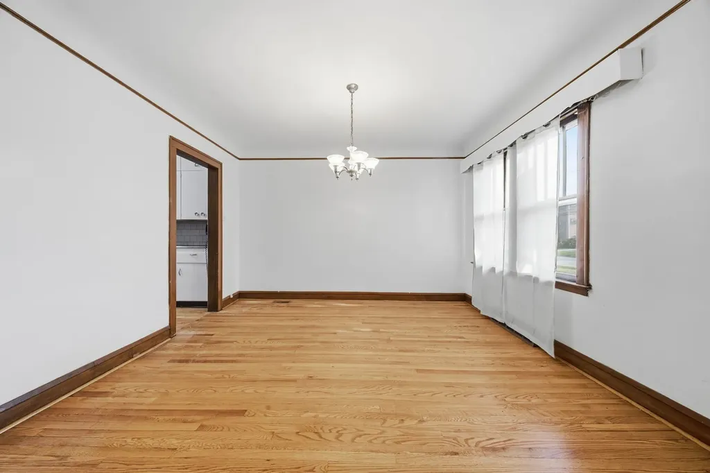 12751 Irving Avenue Blue Island IL 60406