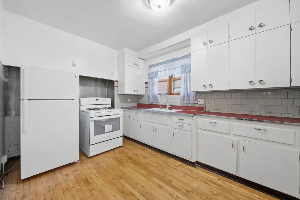 12751 Irving Avenue Blue Island IL 60406