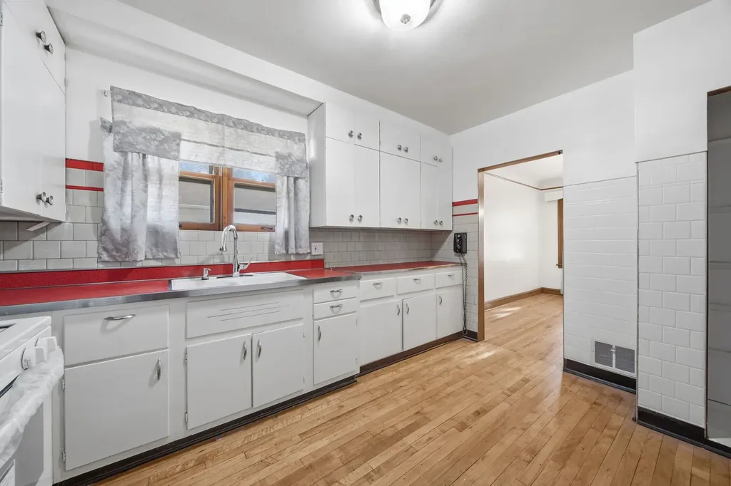 12751 Irving Avenue Blue Island IL 60406