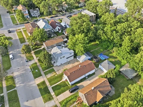 12751 Irving Avenue Blue Island IL 60406
