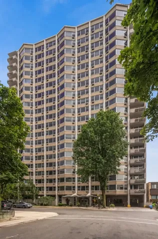 555 West Cornelia Avenue Chicago IL 60657