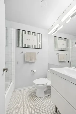 555 West Cornelia Avenue Chicago IL 60657