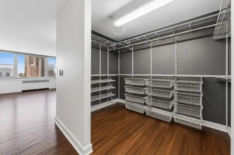 555 West Cornelia Avenue Chicago IL 60657