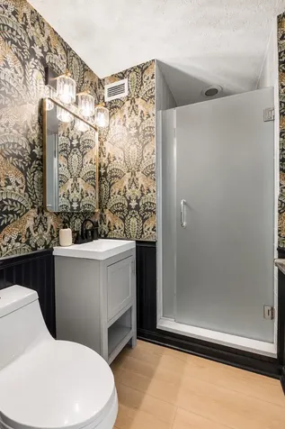 555 West Cornelia Avenue Chicago IL 60657