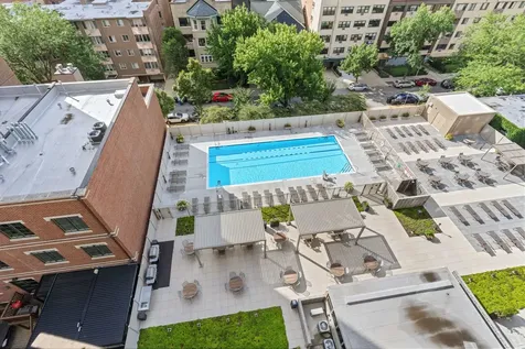 555 West Cornelia Avenue Chicago IL 60657