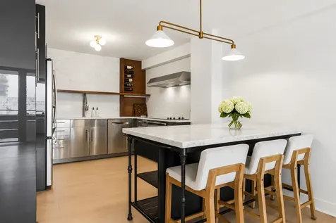 555 West Cornelia Avenue Chicago IL 60657