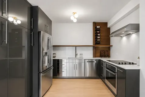 555 West Cornelia Avenue Chicago IL 60657
