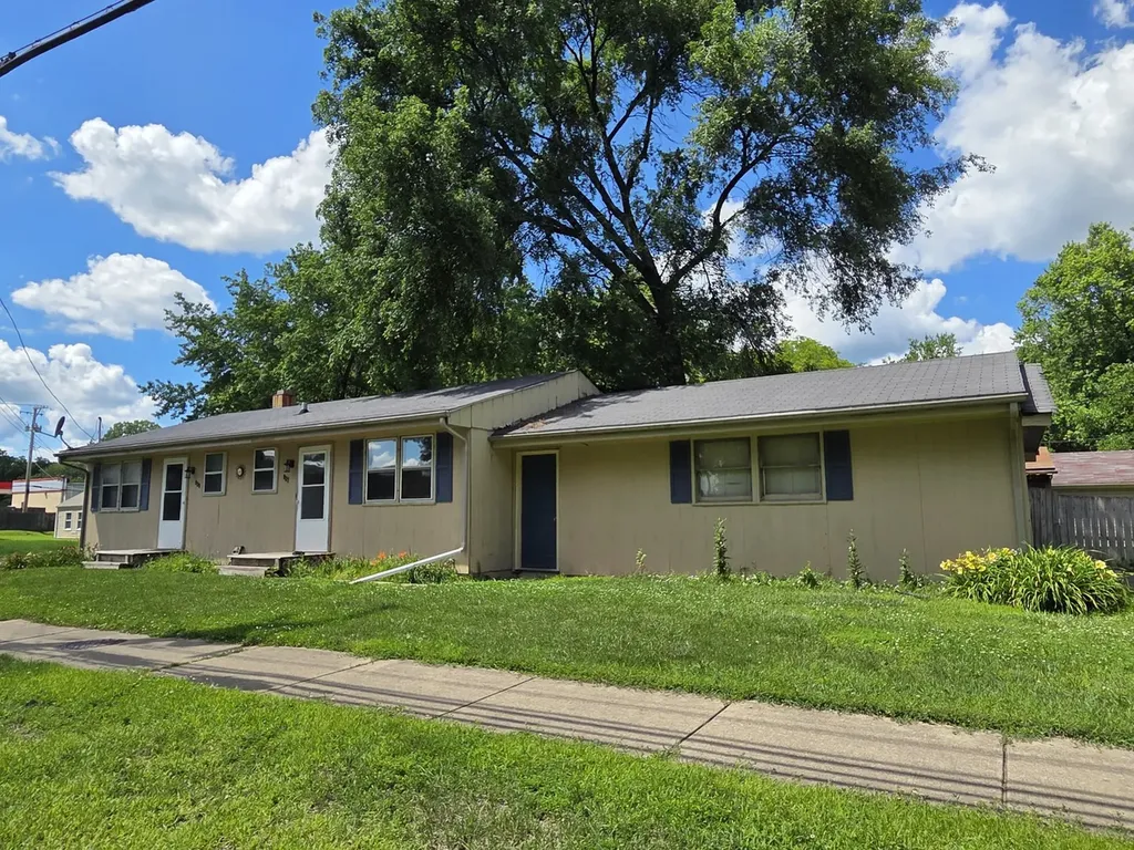 927-929 Halsted Road Rockford IL 61103
