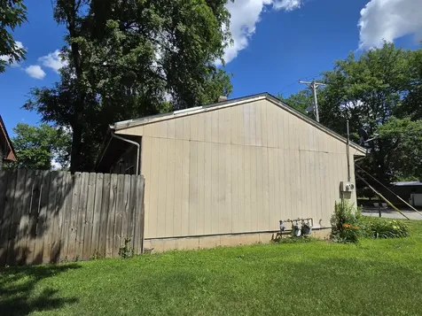 927-929 Halsted Road Rockford IL 61103