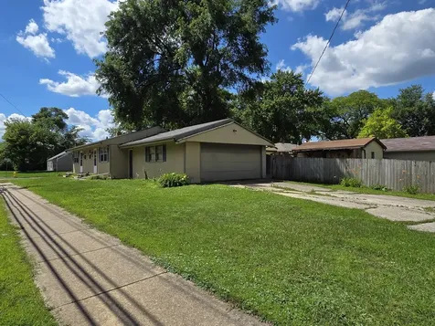 927-929 Halsted Road Rockford IL 61103