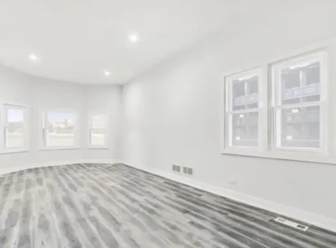 3053 East 79th Street Chicago IL 60649