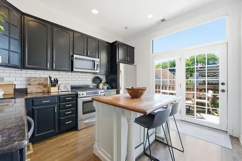 3742 North Janssen Avenue Chicago IL 60613