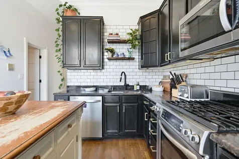 3742 North Janssen Avenue Chicago IL 60613