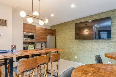 8 West Monroe Street Chicago IL 60603