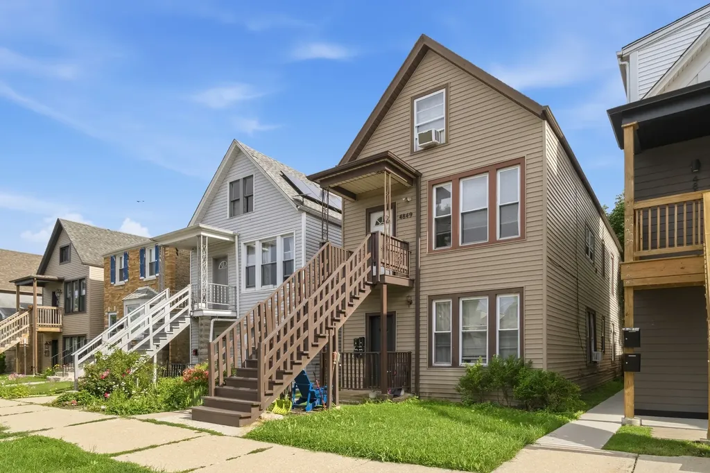4849 West Ainslie Street Chicago IL 60630