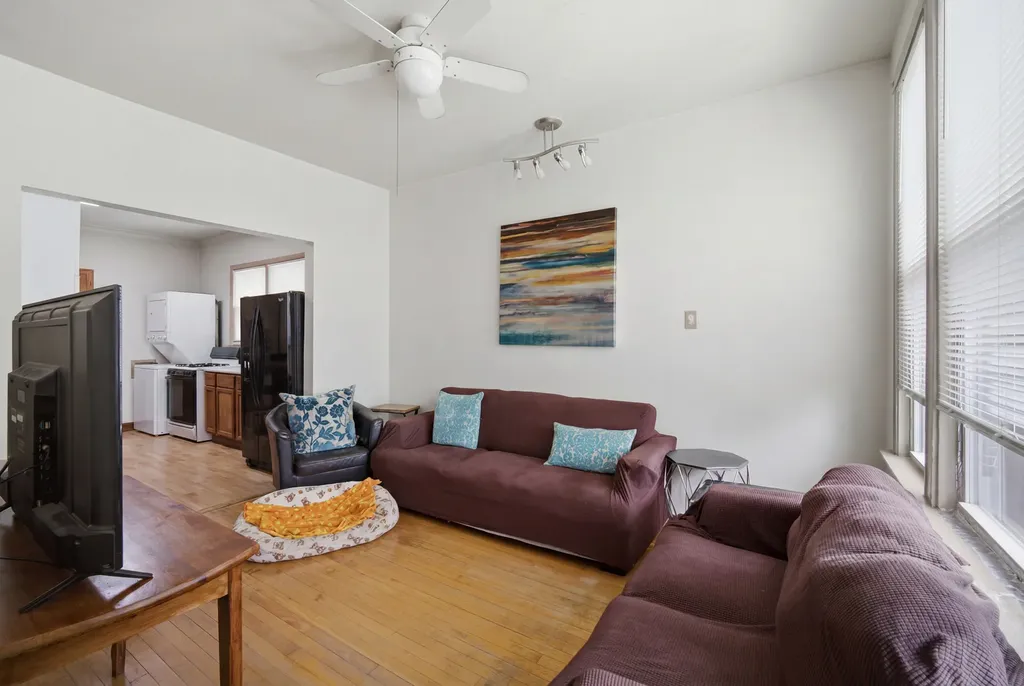 4849 West Ainslie Street Chicago IL 60630