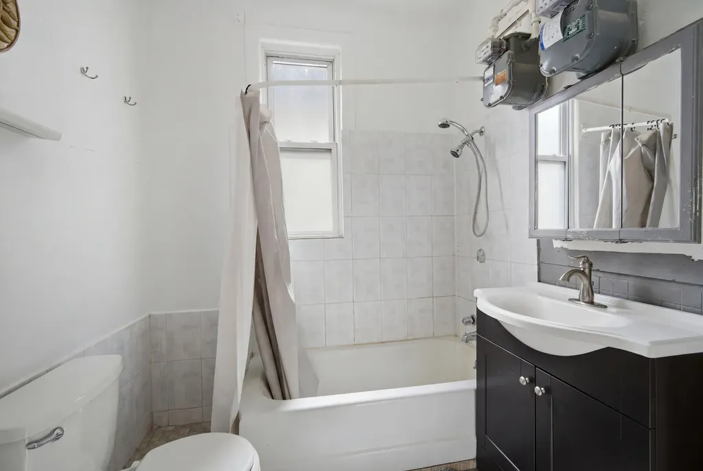 4849 West Ainslie Street Chicago IL 60630
