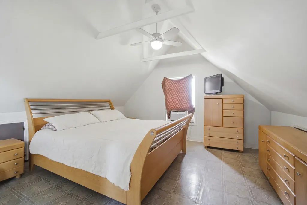4849 West Ainslie Street Chicago IL 60630