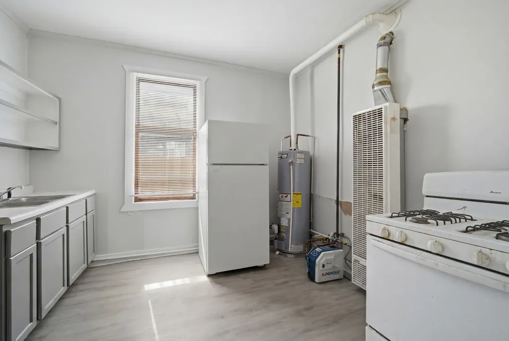 4849 West Ainslie Street Chicago IL 60630