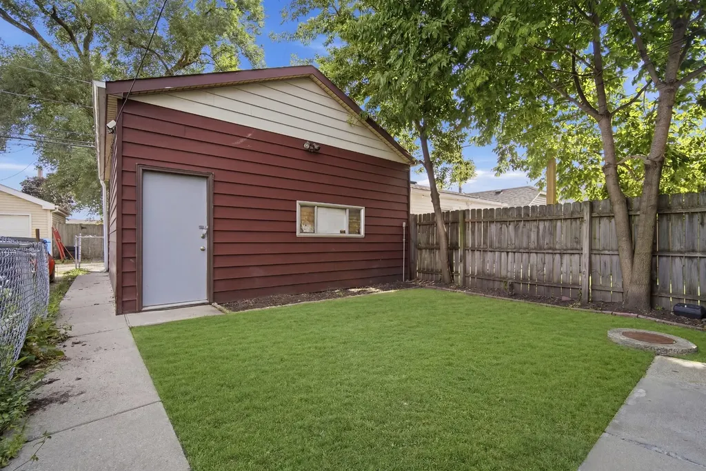 4849 West Ainslie Street Chicago IL 60630