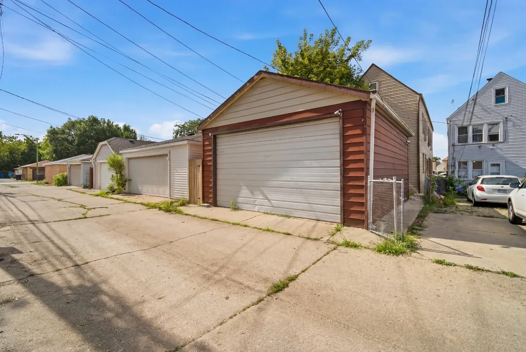 4849 West Ainslie Street Chicago IL 60630