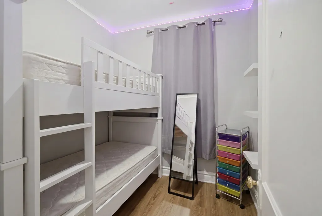 4849 West Ainslie Street Chicago IL 60630