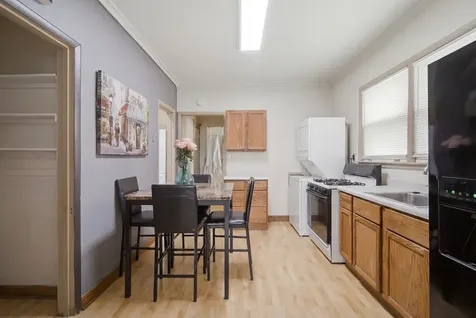 4849 West Ainslie Street Chicago IL 60630
