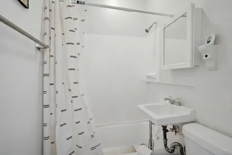 4849 West Ainslie Street Chicago IL 60630