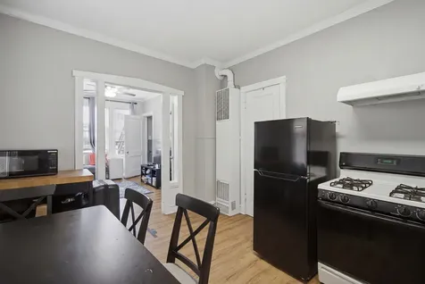 4849 West Ainslie Street Chicago IL 60630