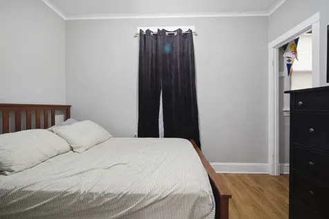 4849 West Ainslie Street Chicago IL 60630