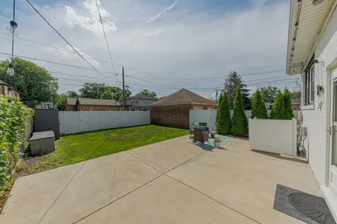 9717 South Springfield Avenue Evergreen Park IL 60805