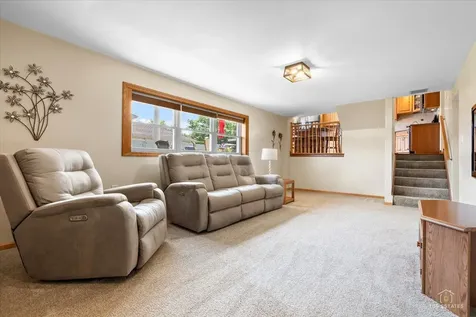 8124 Nottingham Road Tinley Park IL 60477