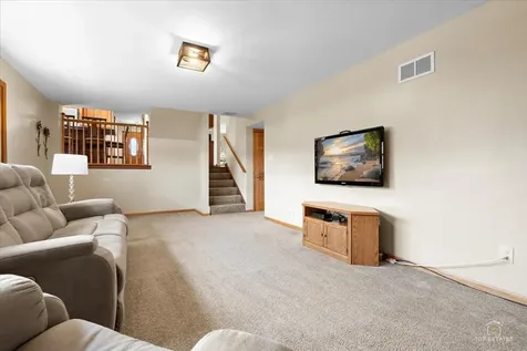 8124 Nottingham Road Tinley Park IL 60477