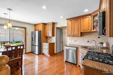 8124 Nottingham Road Tinley Park IL 60477
