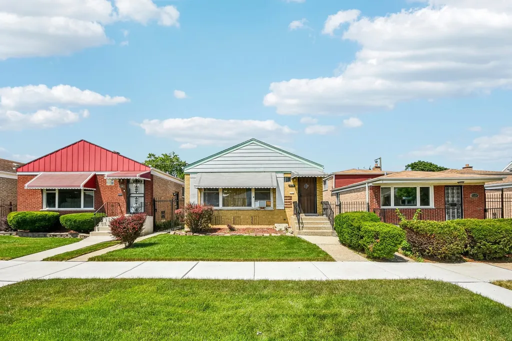 4536 South Lavergne Avenue Chicago IL 60638