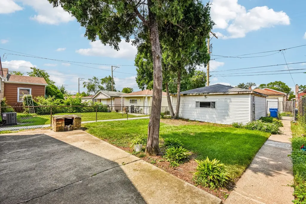 4536 South Lavergne Avenue Chicago IL 60638