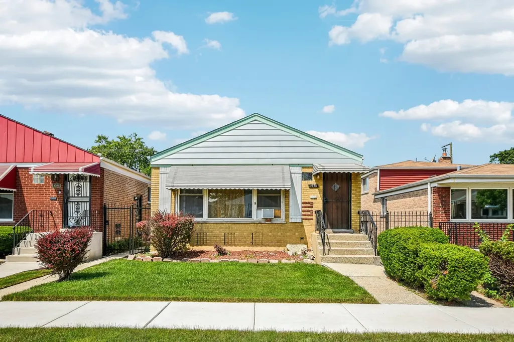4536 South Lavergne Avenue Chicago IL 60638