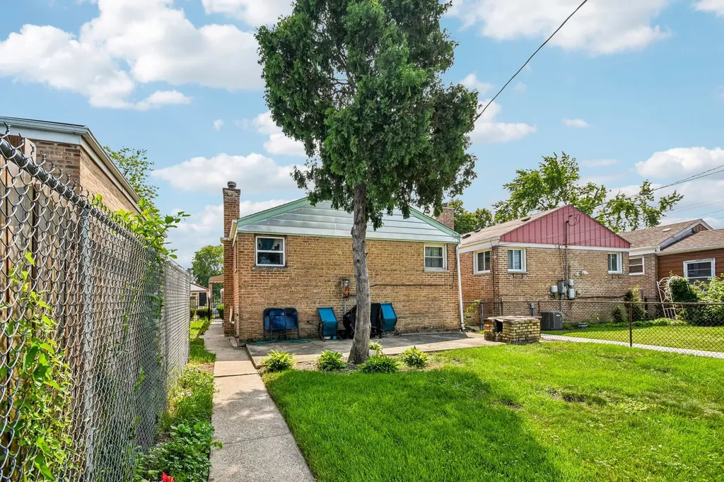 4536 South Lavergne Avenue Chicago IL 60638