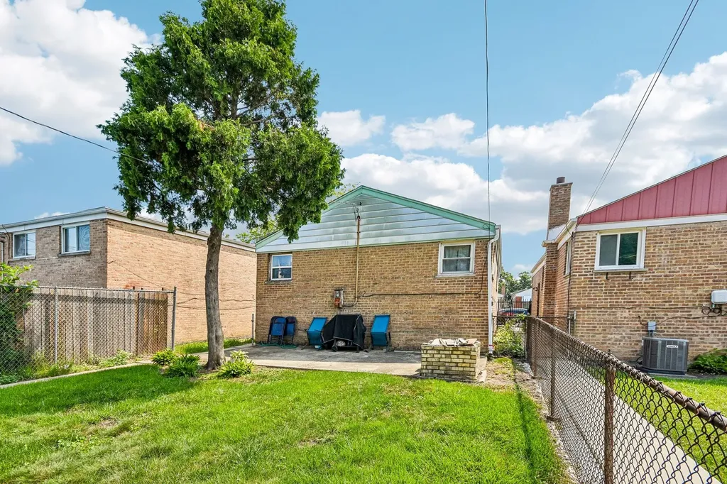 4536 South Lavergne Avenue Chicago IL 60638